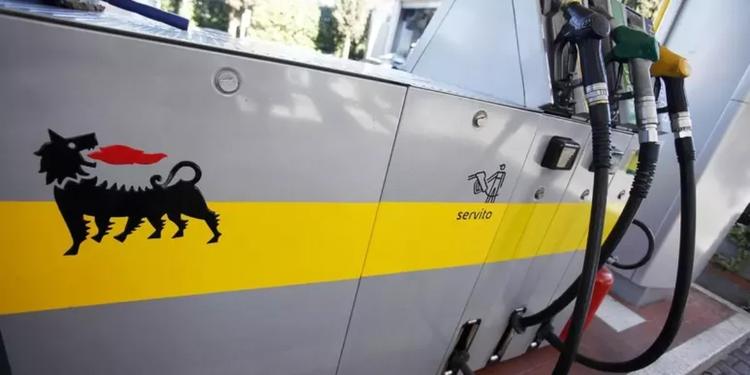 Caro carburanti, Eni vara il price cap su benzina (1,99€) e gasolio (2,19€). Per un mese dal 28 settembre e potrebbe essere esteso fino a fine anno