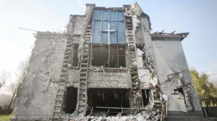 Pastor é morto em bombardeio contra igreja durante culto na Ucrânia