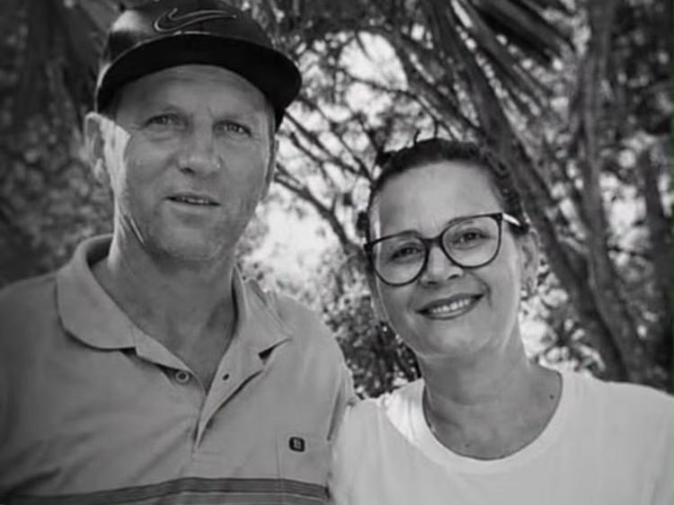 Casal morre lado a lado ao voltar de consulta médica em van na BR-163; outras 3 pessoas morreram