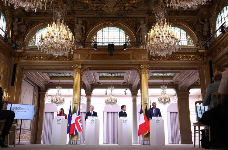 L'Iran riapre lo stretto di Hormuz per la tregua in Libano. L'annuncio di Trump: "Accordo con Teheran in un paio di giorni"