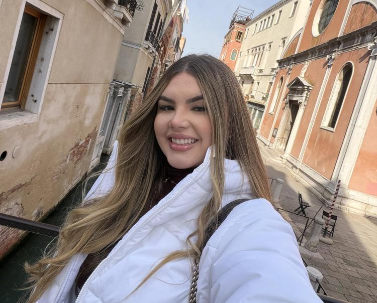 Estudante de medicina brasileira é assassinada a facadas no Paraguai; ex-namorado está foragido