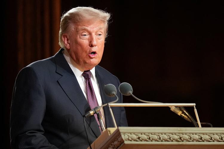 Trump publica cartaz gerado por IA com menção a 3º mandato, proibido nos EUA