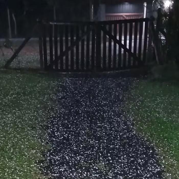 Temporal com granizo atinge Porto Alegre e Região Metropolitana