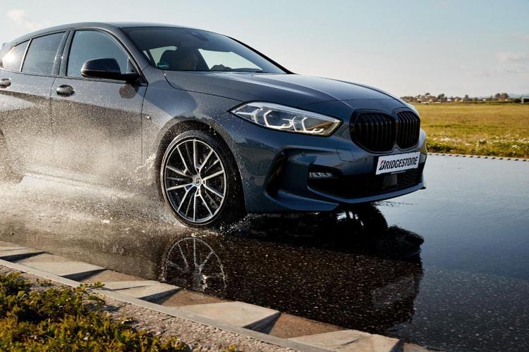 Bridgestone ›&nbsp;El 68% de conductores prioriza el precio al comprar neumáticos