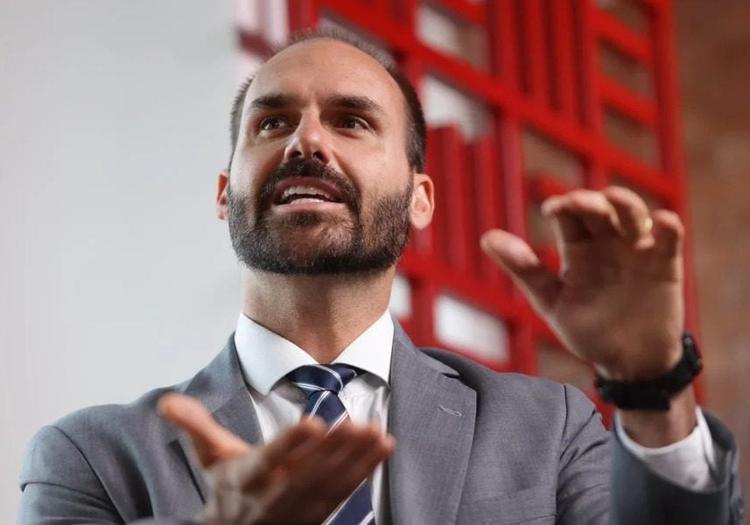 Moraes vota para condenar Eduardo Bolsonaro por difamação contra deputada Tabata Amaral