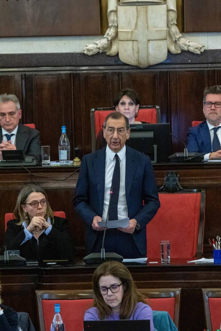 Divieto di fumo flop: 79 multe in 5 anni. E su un'altra stretta la sinistra si spacca