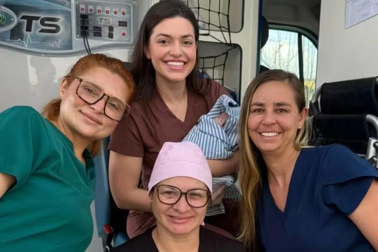 Gestante entra em trabalho de parto em carro de aplicativo e surpreende equipe hospitalar em Campos