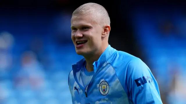 Haaland surpreende e abandona cabelos longos antes de estreia do City na Premier League