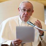 O Papa na Audiência Geral: louvar é como respirar oxigênio puro