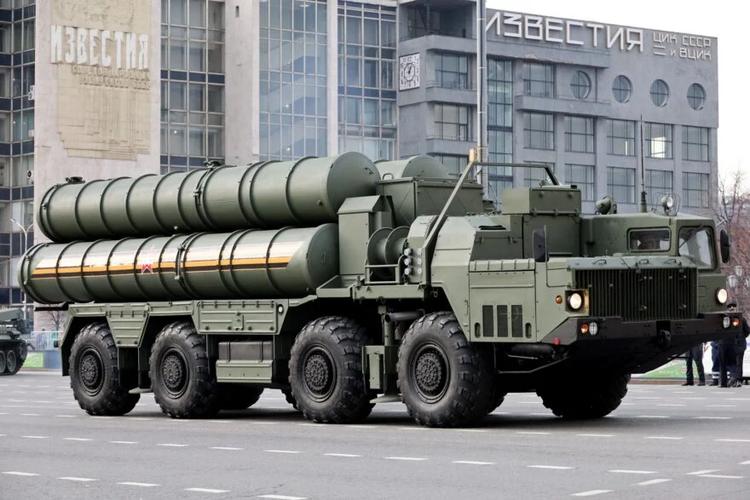 Russie&nbsp;: de nouvelles images montrent que Poutine déplace ses lanceurs de missiles au plus près de l’Europe