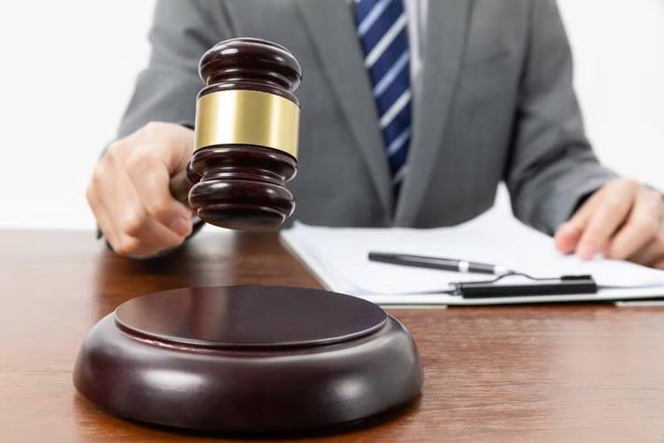 Homem é condenado a mais de 16 anos de prisão por atear fogo em mulher no extremo sul da Bahia