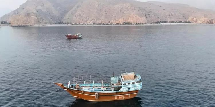 Tensione Usa-Iran su Hormuz, stop agli attacchi reciproci. Domani l'incontro a Doha