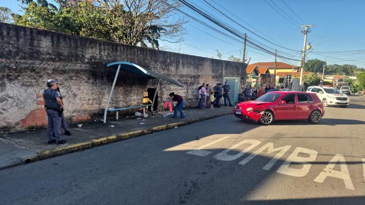 Jovem correu para escapar de carro que atingiu outros três adolescentes em ponto de ônibus em Piracicaba: 'Escutei o estrondo'