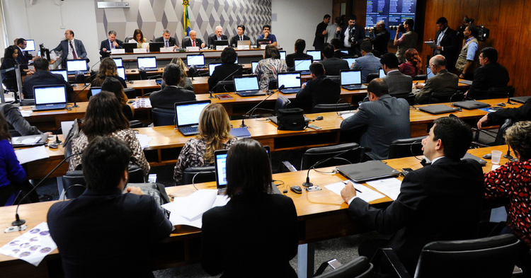 CCJ do Senado aprova PEC que dá autonomia financeira ao Banco Central e inclui PIX na Constituição