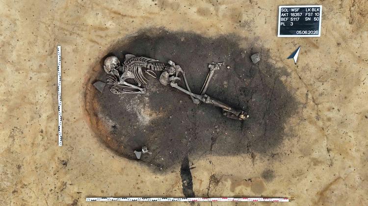 Ritual, assassinato ou morte comum? Arqueólogos encontram homem enterrado em forno de 4,5 mil anos e tentam desvendar mistério