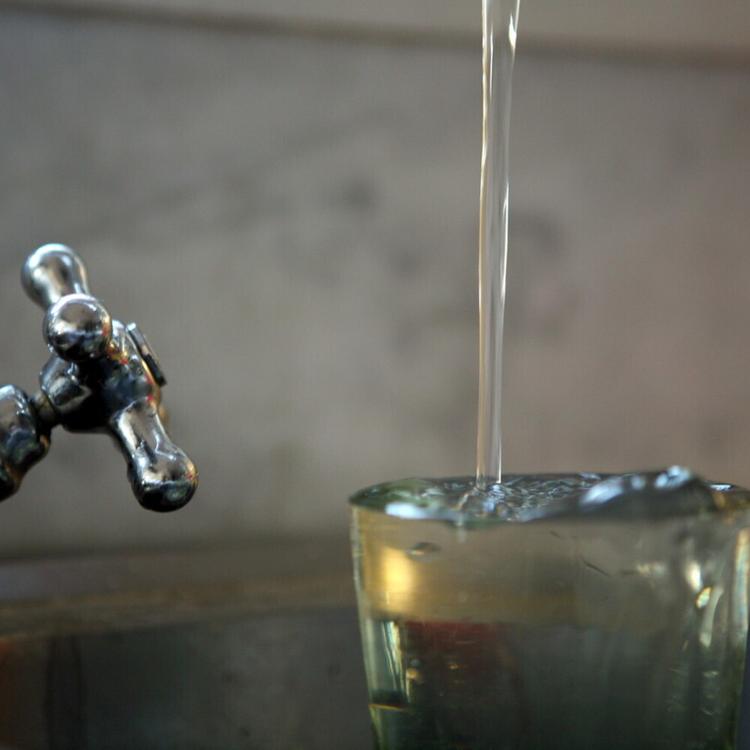 Acqua pagata a peso d'oro, scoppia il caso in Campania