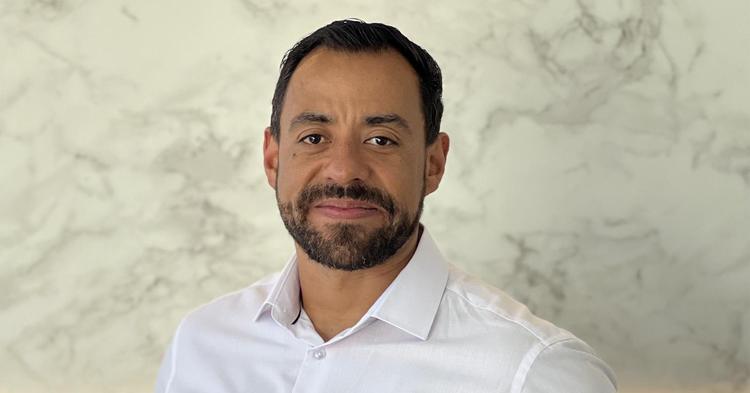 O problema não é falta de líderes, é o excesso de gestores – Cleber Brito é Diretor de TI na Foundever