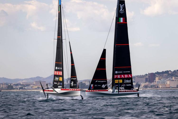 America’s Cup, Luna Rossa supera New Zealand e trionfa nelle regate preliminari a Cagliari