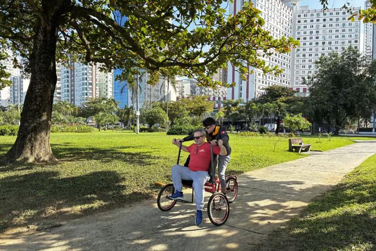 Bertioga e Santos são premiadas por turismo inclusivo em SP; entenda