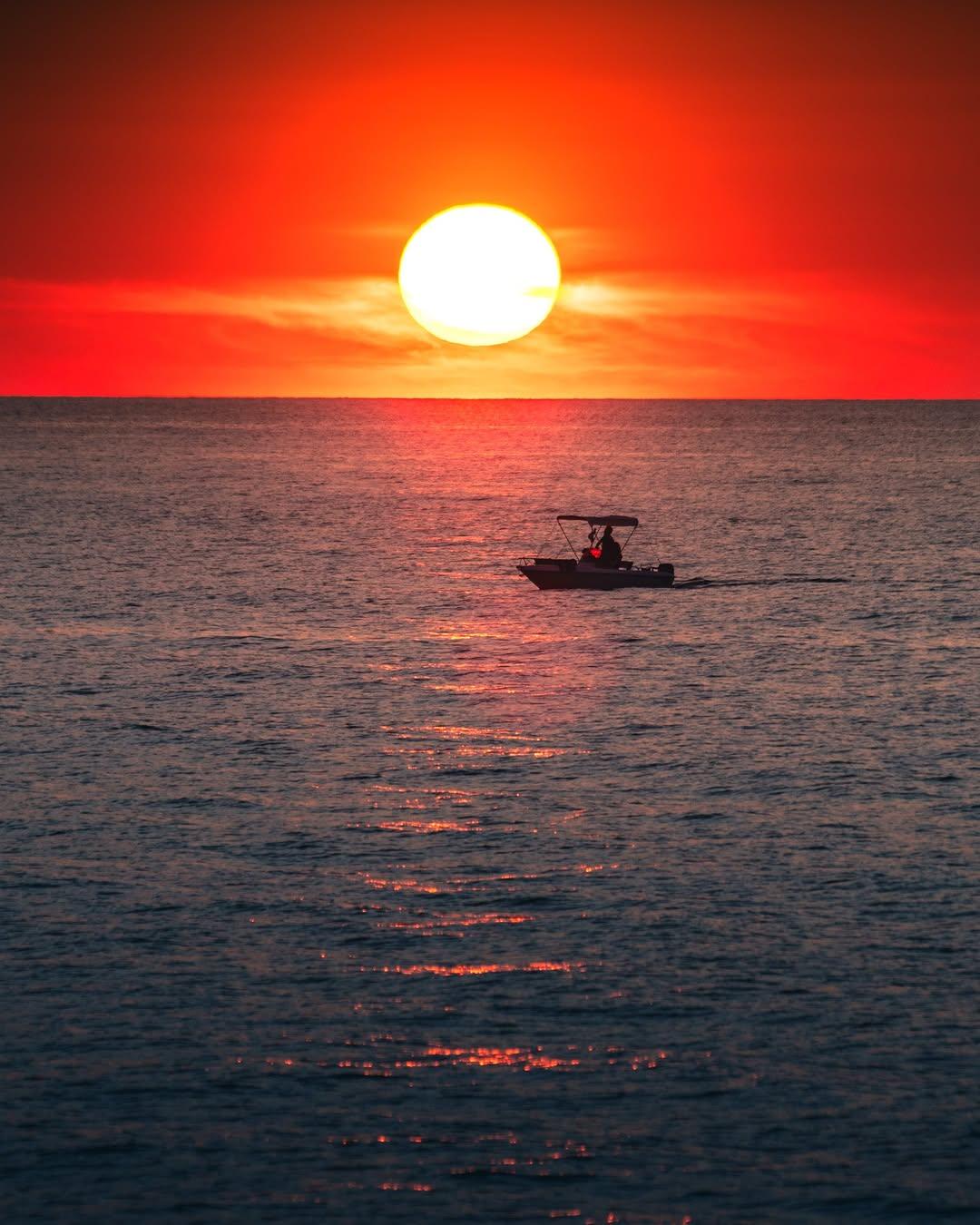Cefalù al tramonto: quando i colori diventano poesia.🌅 #visitcefalu