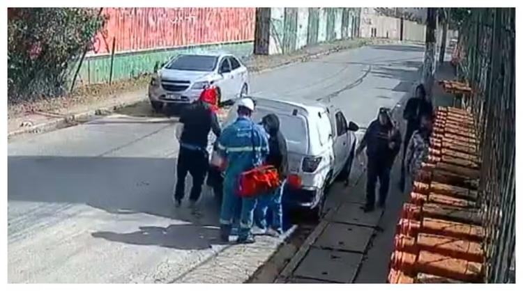 VÍDEO: prestador de serviço da Comgás é vítima de assalto na Zona Leste de SP, e criminosos levam até carro da empresa
