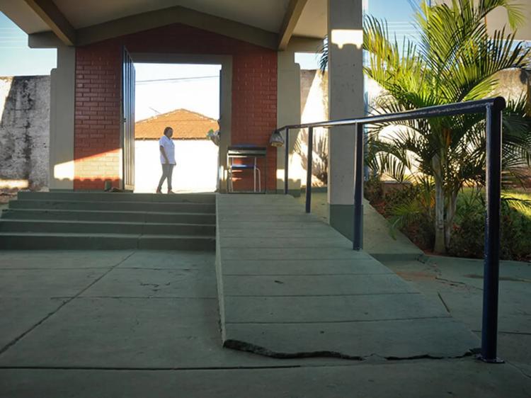 Menos da metade das escolas públicas têm recursos de acessibilidade no Acre; veja dados