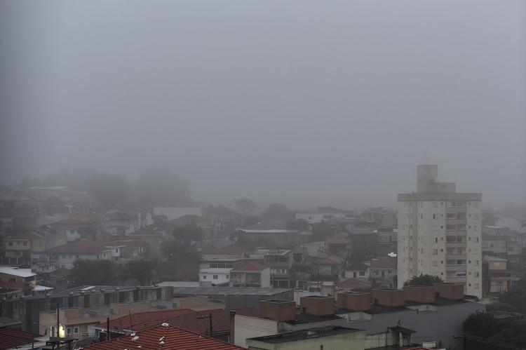 Nova massa de ar polar vai derrubar termômetros no Centro-Sul; SP terá máximas de 17°C, e Rio, de 19°C