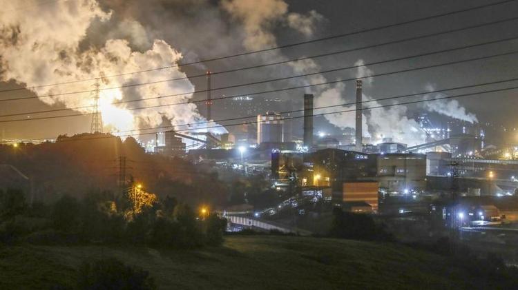 ArcelorMittal y Azsa seguirán prestando el servicio antiapagón, pero recibirán menos dinero para rebajar su factura eléctrica