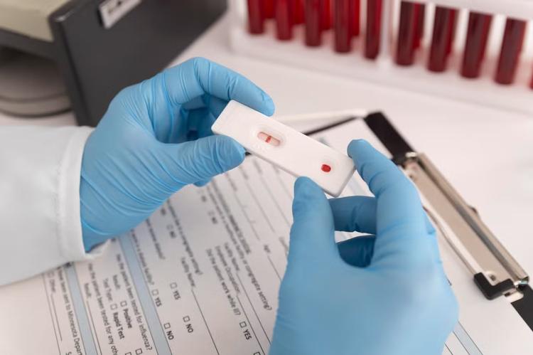 Hospital de Salvador é condenado a indenizar em R$ 25 mil paciente que não recebeu resultado de exame de HIV