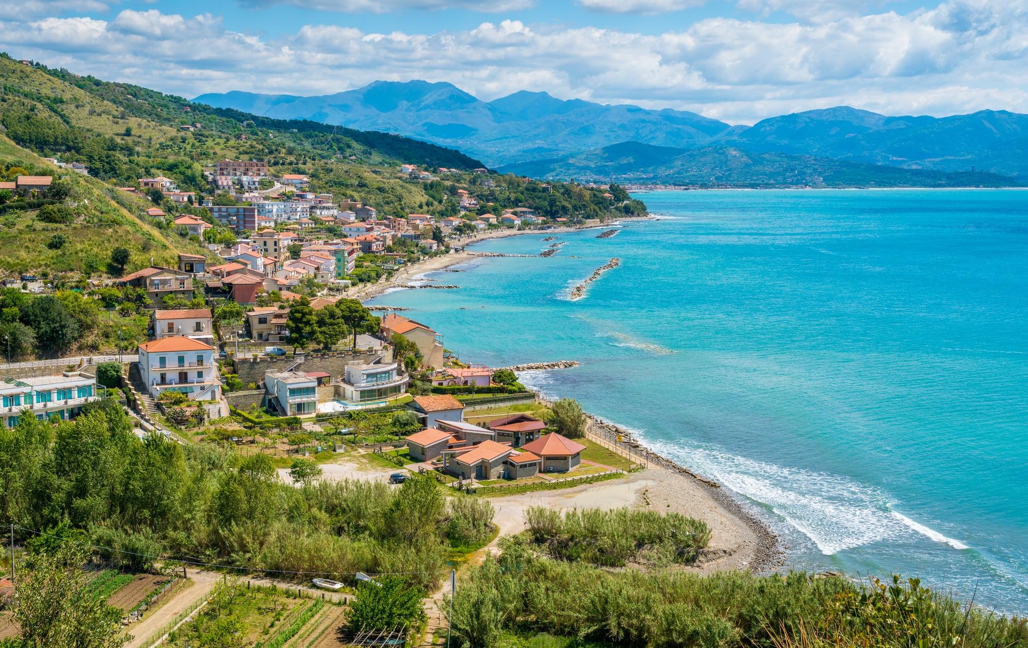 Tensione in Consiglio a Montecorice: è scontro sulle concessioni balneari ad Agnone