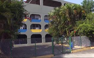 Bomba caseira explode em pátio de escola pública, em Belford Roxo; 10 alunos ficaram feridos