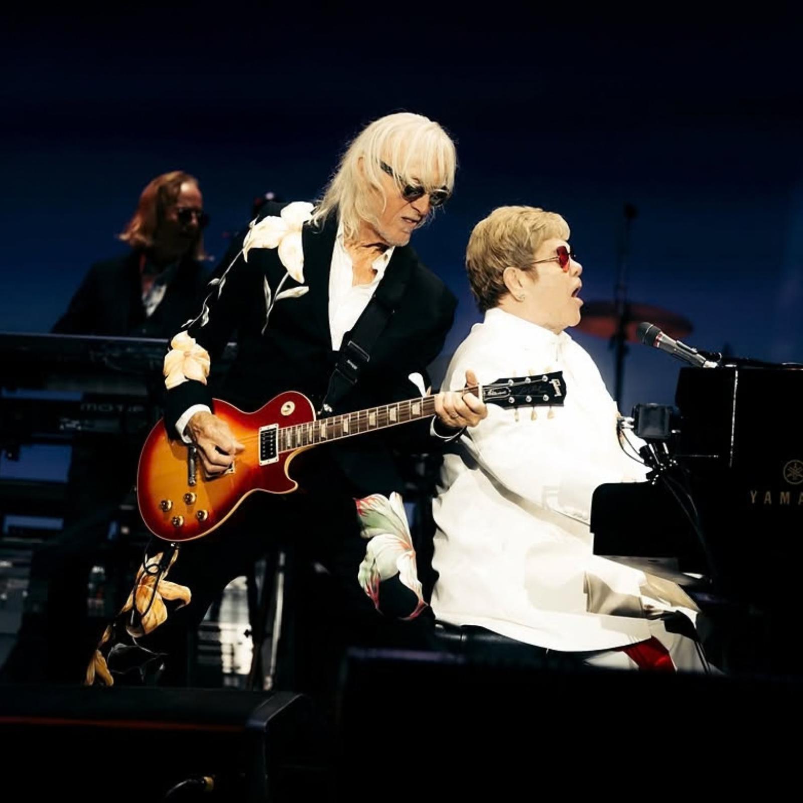 Elton John se despide de México en una noche marcada por emoción y fallas de audio
