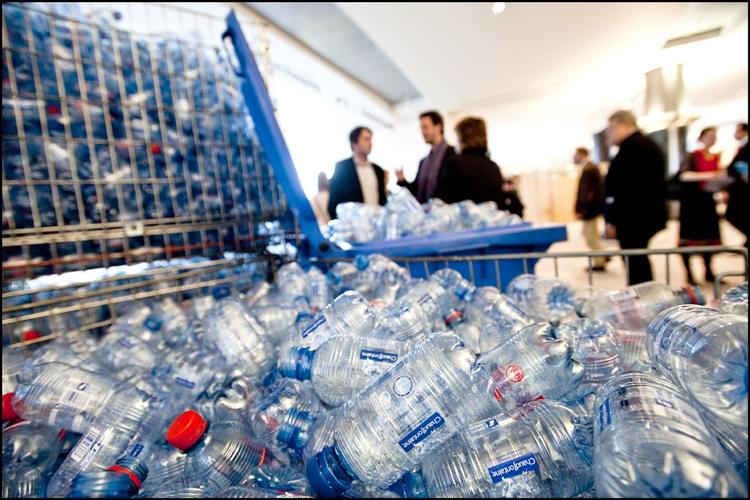 New Method Turns Plastic Trash Into Clean Hydrogen Fuel