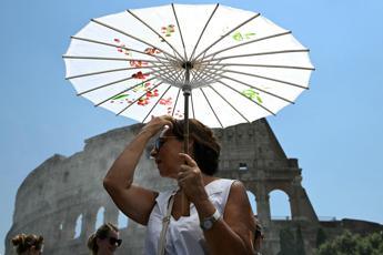 Weekend torrido, caldo estremo non dà tregua: oggi 18 città in rosso