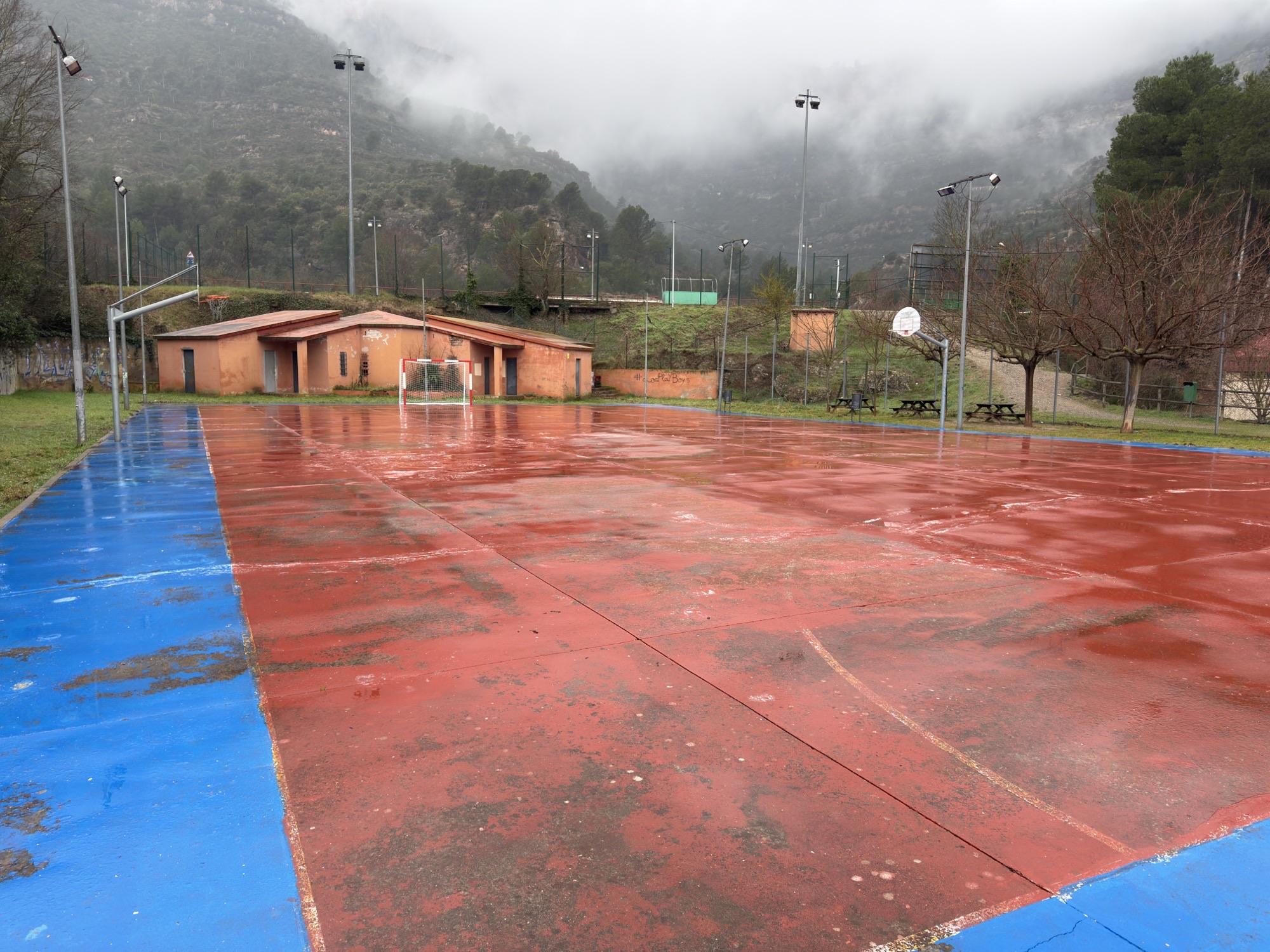 ADEQUACIÓ PISTA POLIESPORTIVA