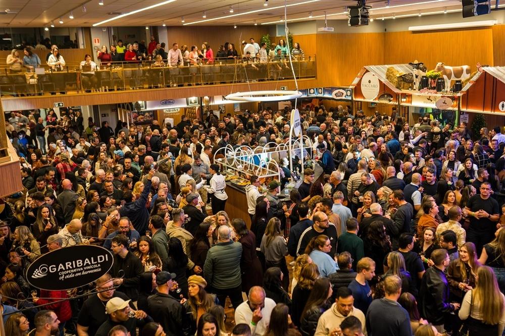 MAIS DE 27 MIL PESSOAS JÁ PASSARAM PELO 34º FESTIQUEIJO COM RECORDE NO PENÚLTIMO FINAL DE SEMANA