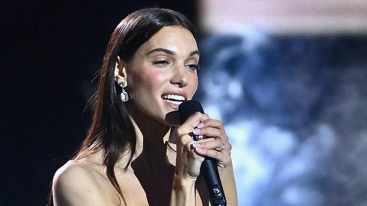 Charlotte Cardin revient sur son rôle de marraine à la Star Academy : "Je ne savais pas trop comment les aider"