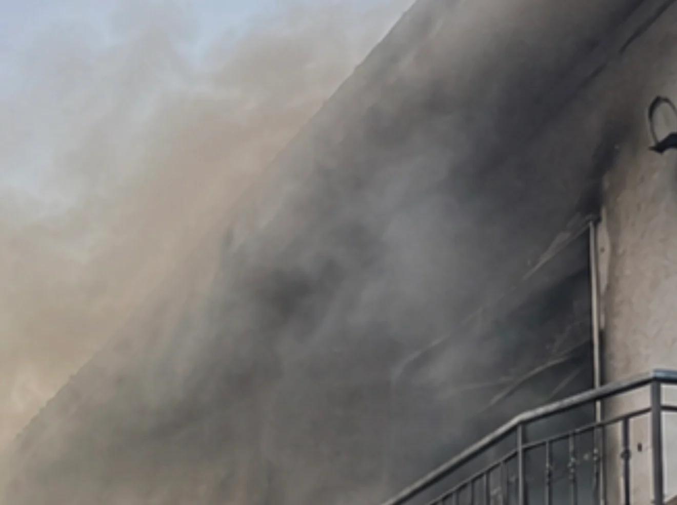 Incendio in abitazione a Capaccio Paestum: grave un uomo, due feriti