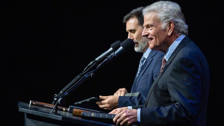 Ateu se converte durante pregação de Franklin Graham que reuniu 20.000 pessoas na Espanha