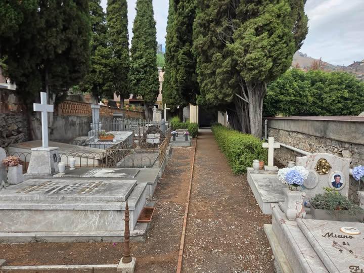 MANUTENZIONE DEL CIMITERO MONUMENTALE Proseguono gli interventi di manutenzione ordinaria al Cimitero Monumentale di Tao...