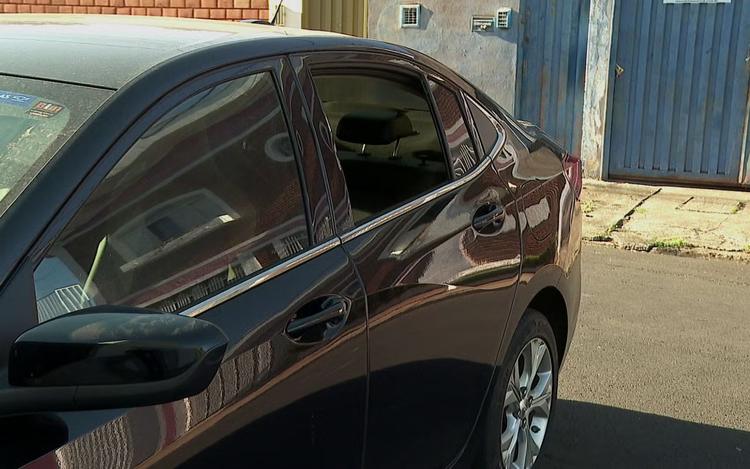 Briga de trânsito em SP: vítima diz que suspeito quebrou vidro com barra de ferro mesmo sabendo que havia uma criança no carro