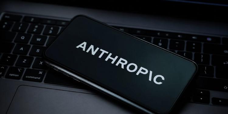Anthropic sospende Claude Fable 5 e Mythos 5, ordine del governo Usa per la sicurezza nazionale