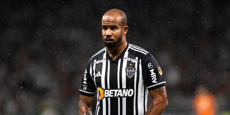Marcelo Teixeira, presidente do Santos, revela bases da contratação do meia Patrick