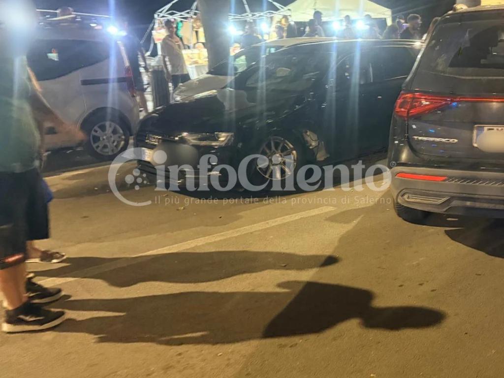 Incidente sul lungomare di Agropoli, scontro tra due auto: traffico in tilt nella notte