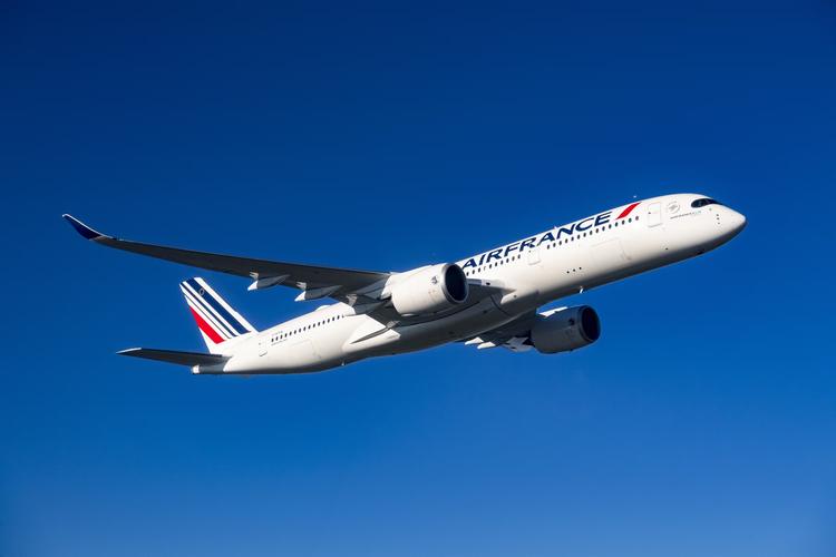 Air France é condenada a indenizar passageiros por voo internacional em poltronas que não reclinavam