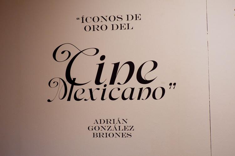 Inaugura Museo “Casa de Juárez” la exposición pictórica “Iconos de Oro del Cine Mexicano” del artista Adrián González