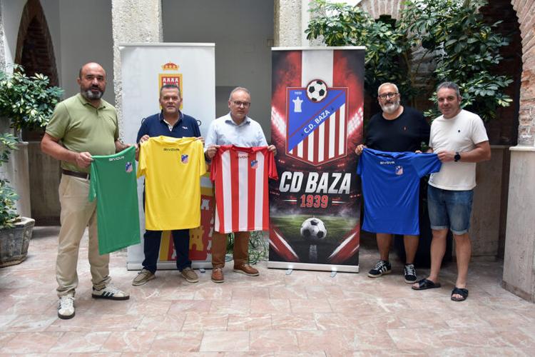 Recepción municipal al nuevo equipo de fútbol de la ciudad: el Club Deportivo Baza 1939