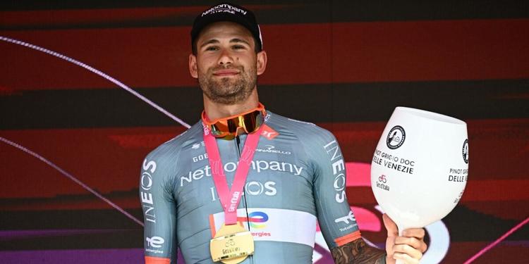 Giro d'Italia, Ganna come Merckx: una cronometro stellare in Versilia