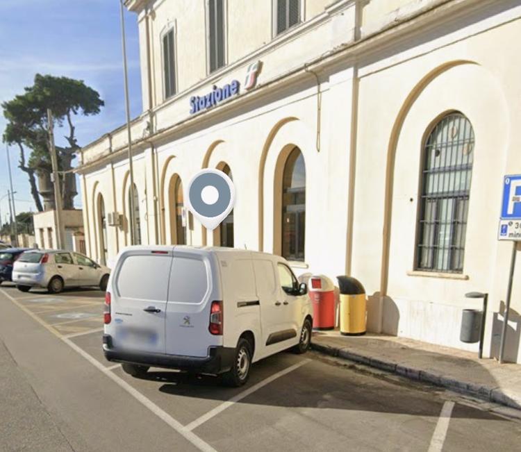 Squinzano, 17enne di Lecce muore travolta da un treno: indagini sulla dinamica