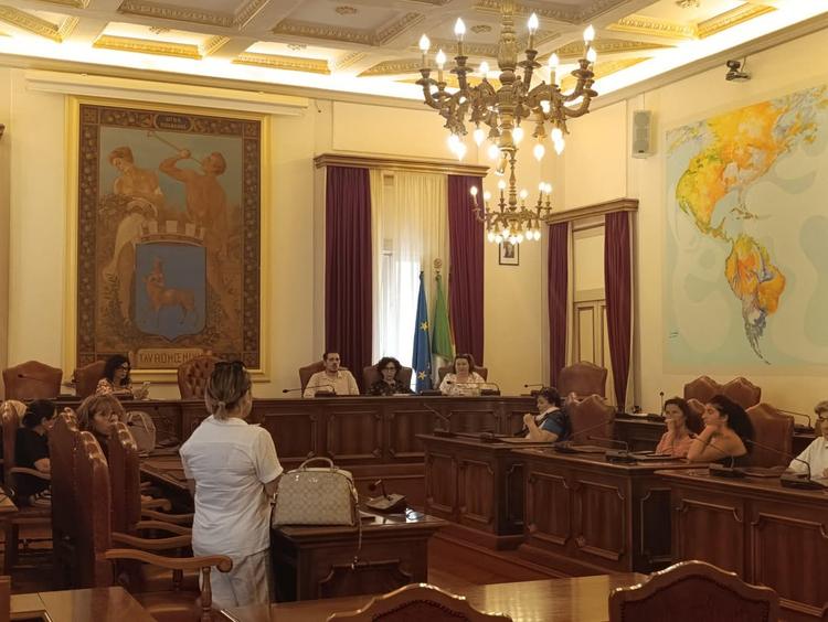 “Un Palco per Tutti 2026”, confronto con gli artisti in vista della rassegna estiva. Si è svolto questa mattina, presso...